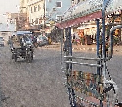 tuktuk-idou