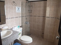 hotel-bathroom
