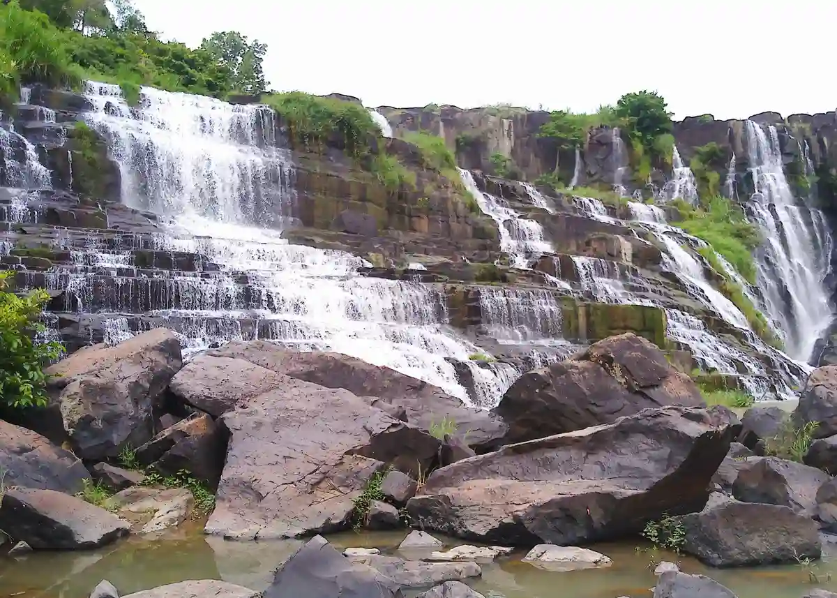 ダラット観光ダタンラ滝、エレファント滝、ポンガの滝、リンアン寺など