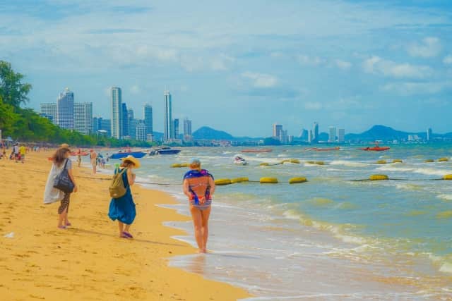 RIEHATA(リエハタ) の海外移住先はどこの国？タイ？インスタ画像から場所を考察